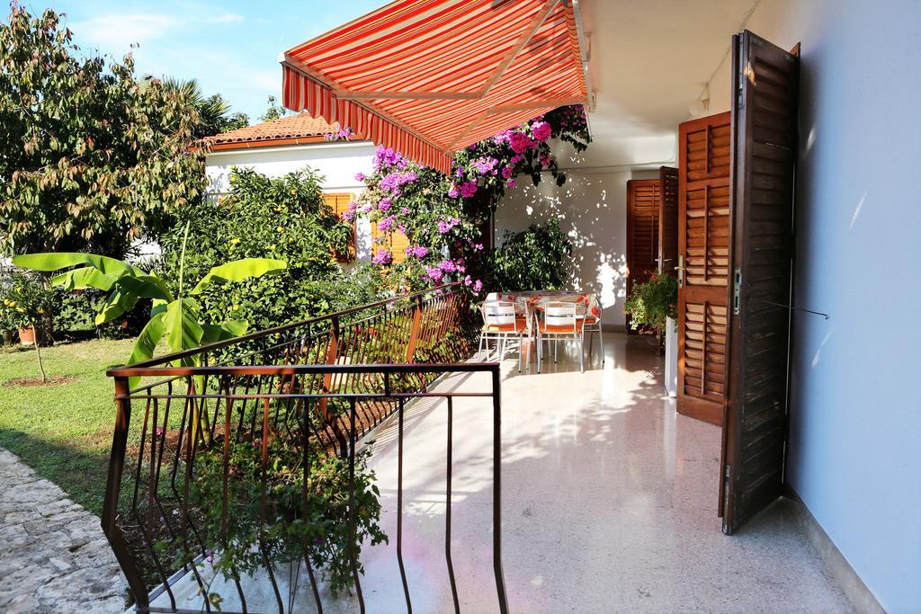 רוביני Apartments Leo מראה חיצוני תמונה